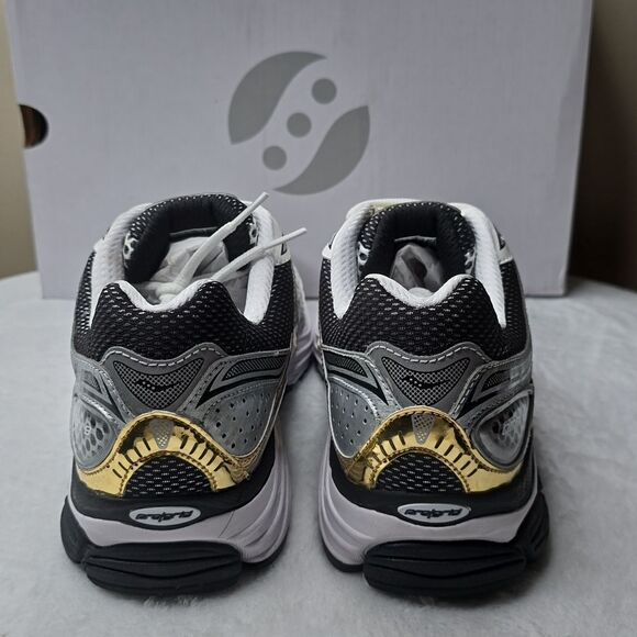 NIB Saucony OG Progrid Omni 9 \